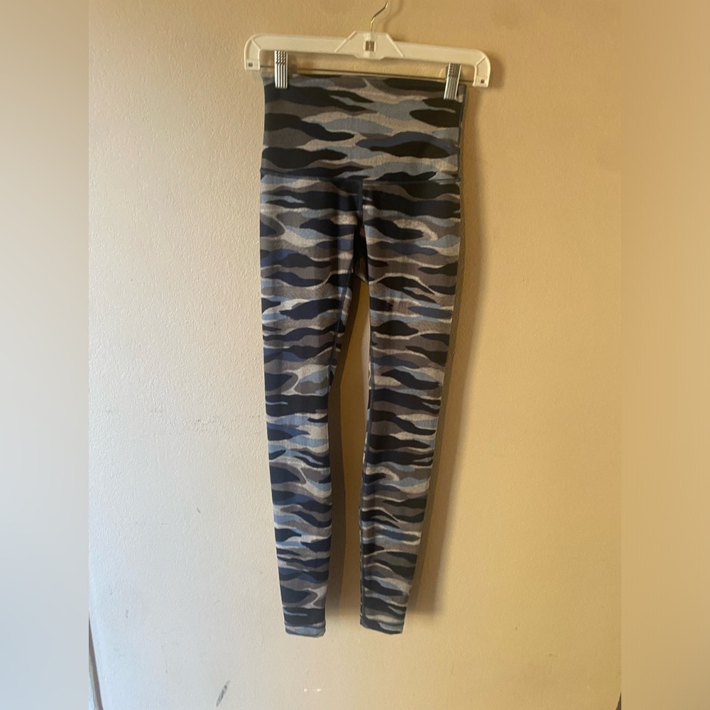 Lululemon wunder under high rise special edition camo tech size 4